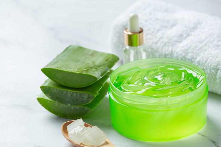 Aloe Vera Gel with Pure Aloe Vera & Vitamin E for Skin and Hair